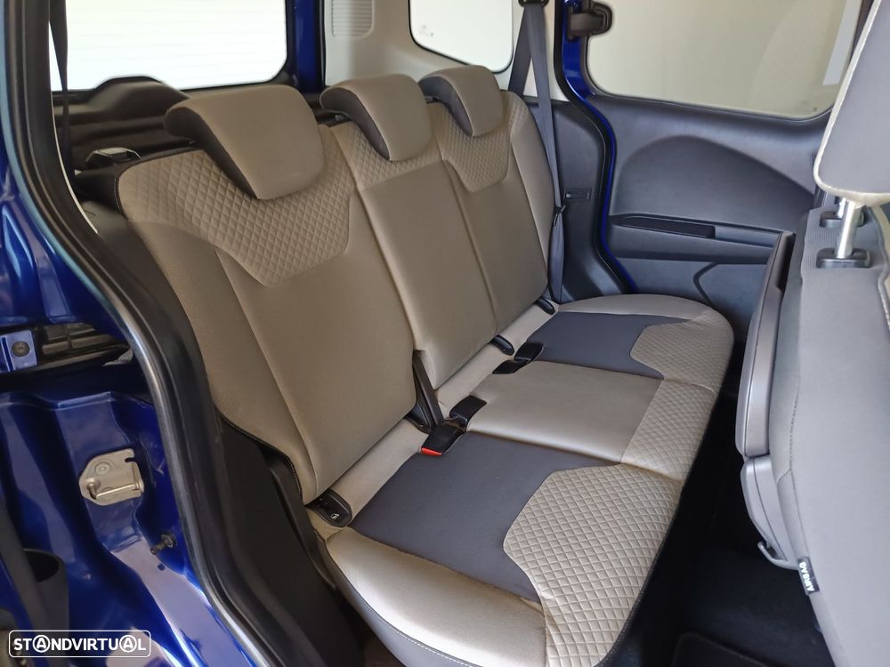 Ford Tourneo Courier 1.0 EcoBoost Titanium - 32