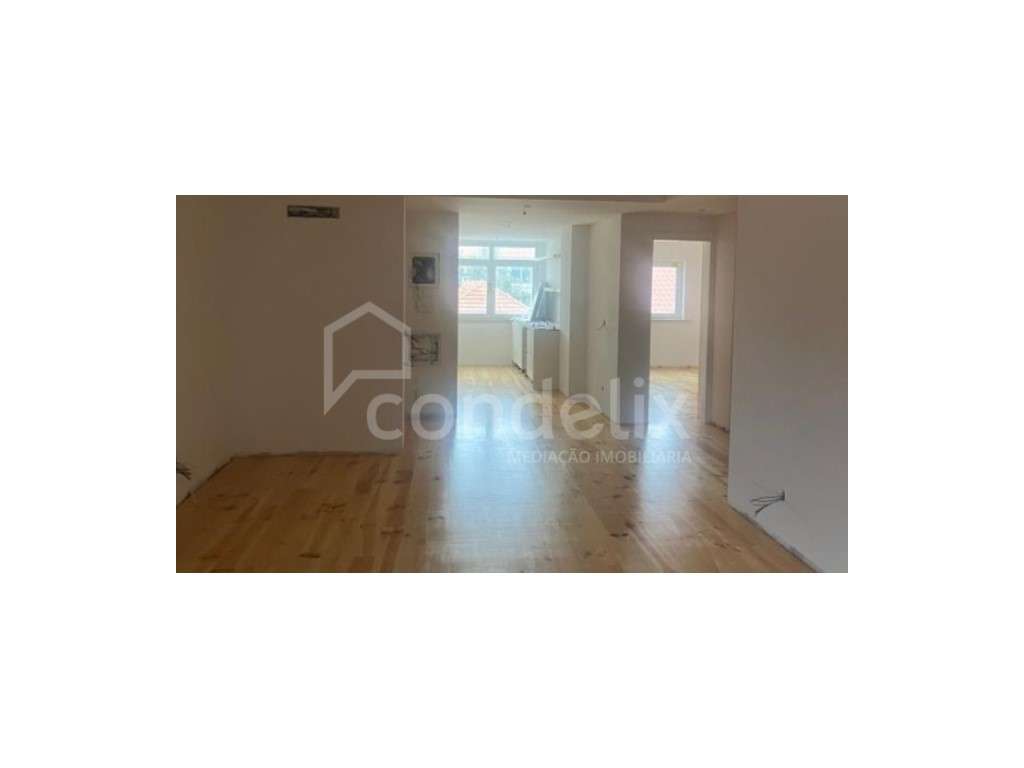 Apartamento T2 para venda no Monte do Estoril - Grande imagem: 3/7