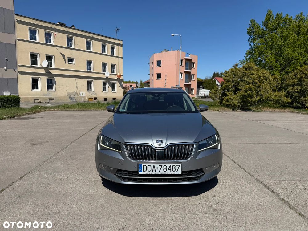Skoda Superb 2.0 TDI Style DSG - 4