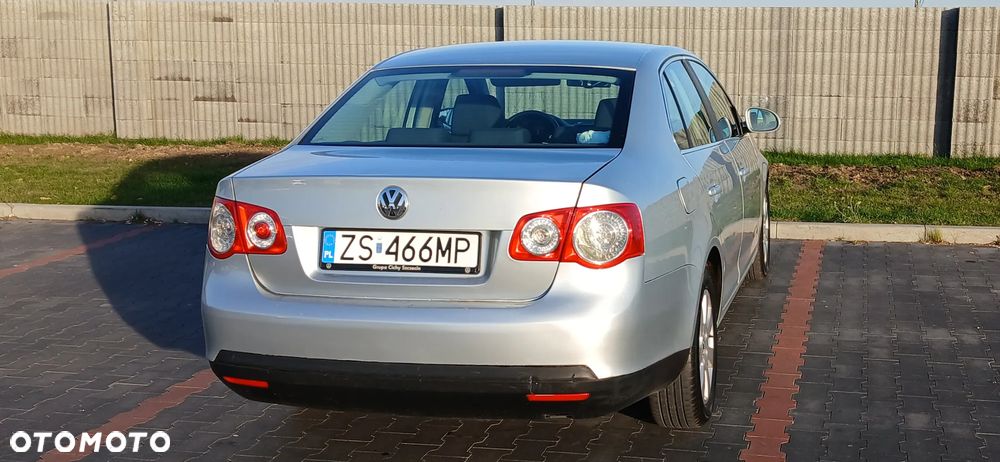 Volkswagen Jetta 1.9 TDI Comfortline - 15