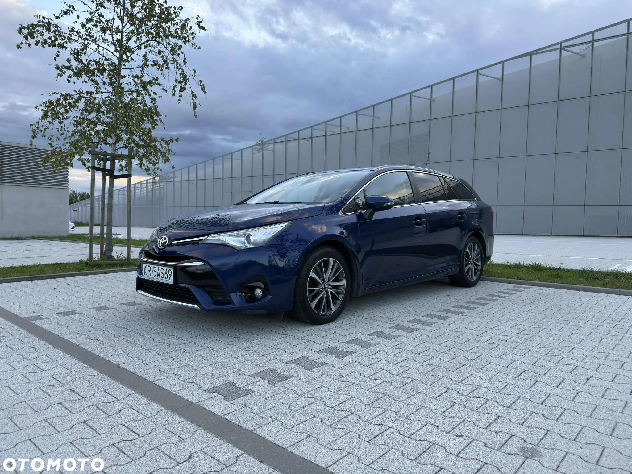 Toyota Avensis 2.0 D-4D Prestige - 3