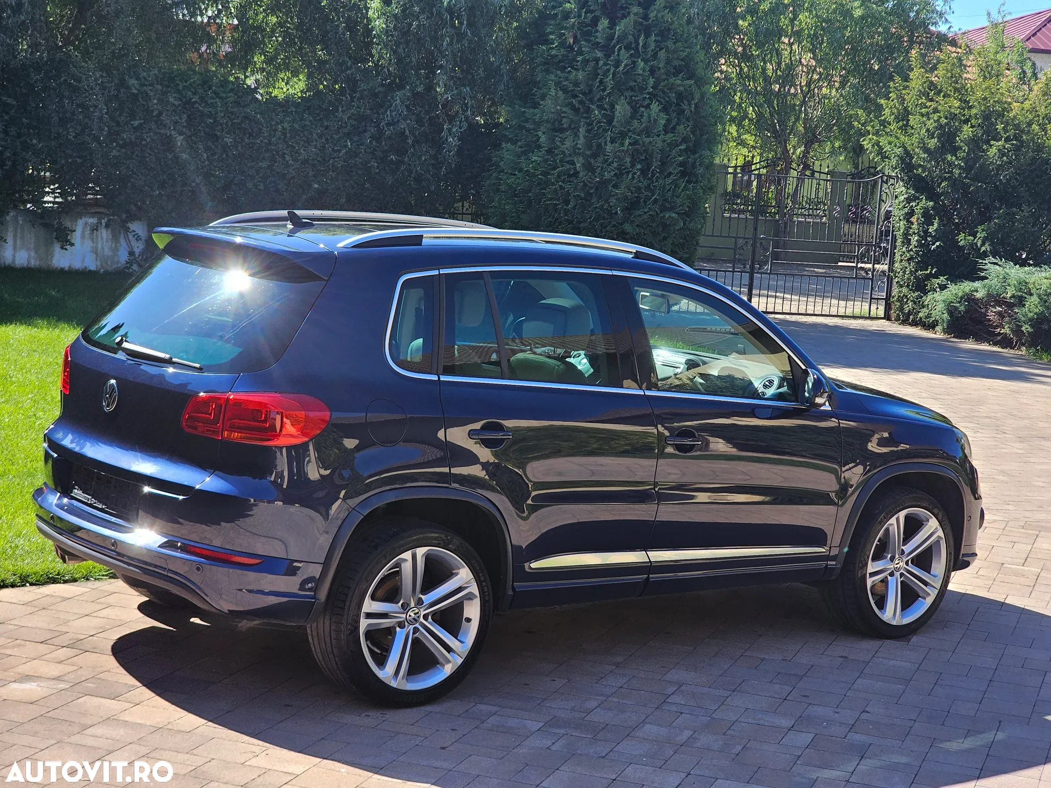 Volkswagen Tiguan 2.0 TDI 4Motion Sport & Style - 16
