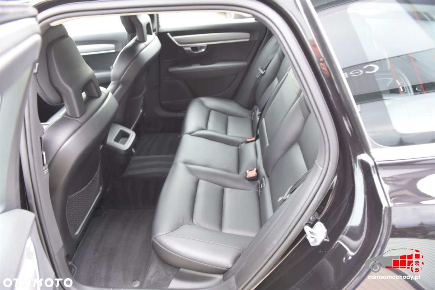 Volvo V90 D4 Momentum - 17