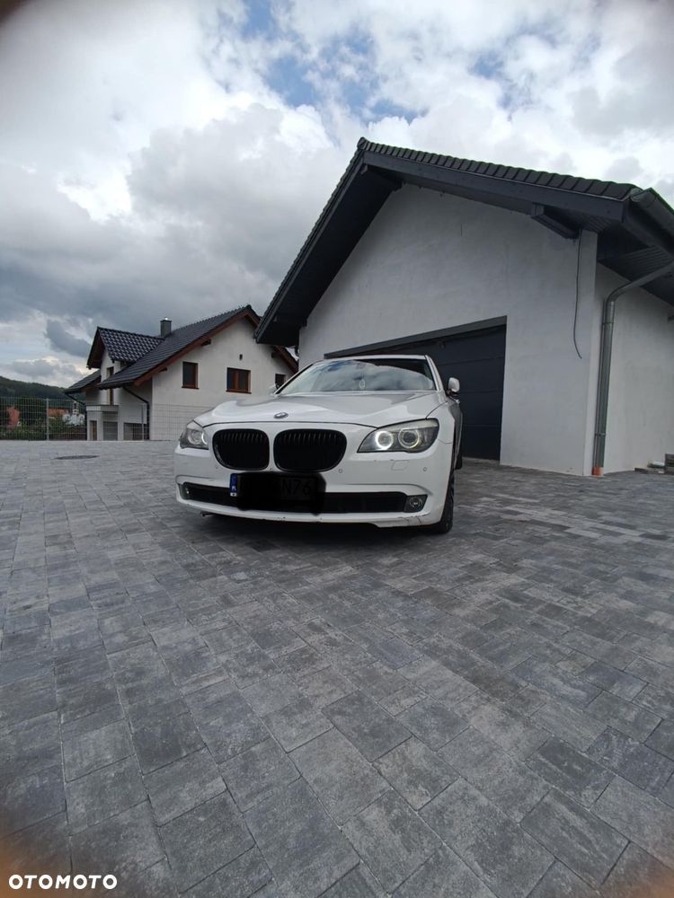 BMW Seria 7 750i L xDrive - 2
