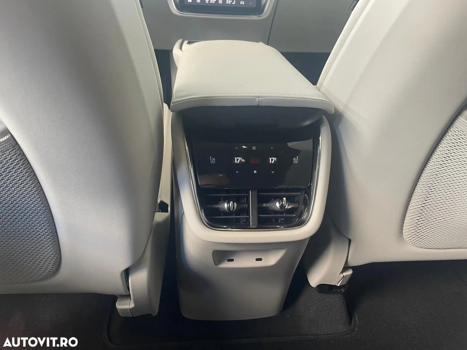 Volvo EX90 - 15