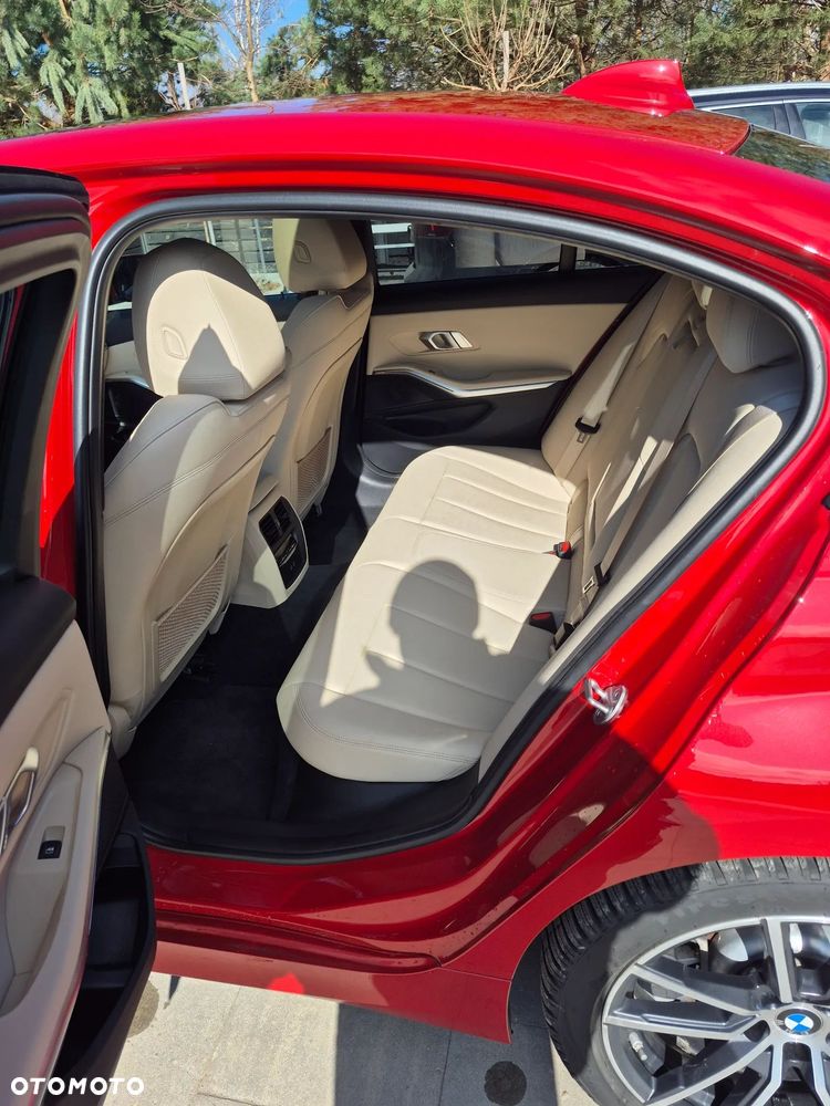BMW Seria 3 330i - 6