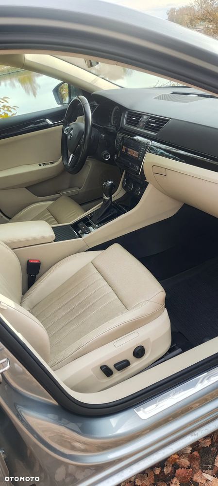 Skoda Superb 2.0 TDI L&K DSG - 28