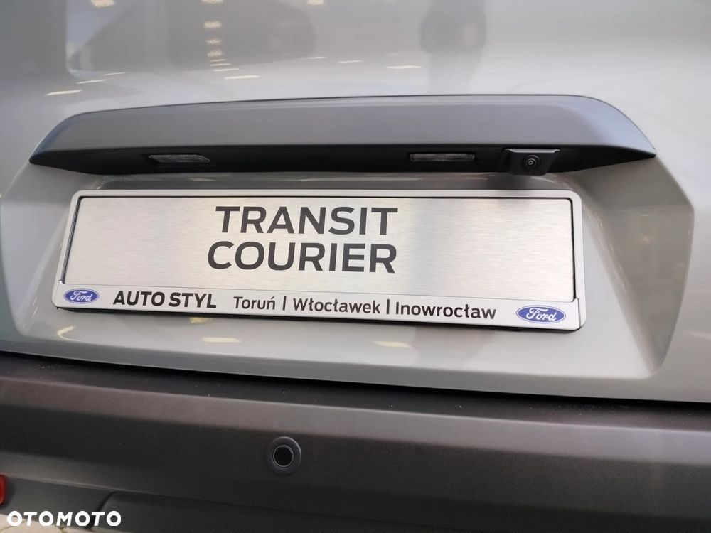 Ford Transit Courier - 28