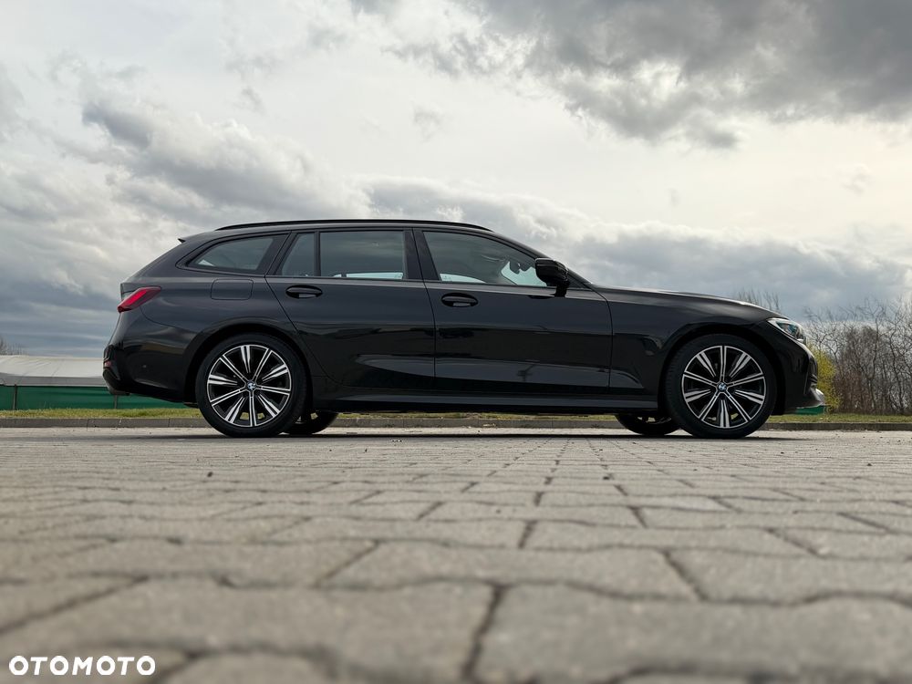 BMW Seria 3 320d xDrive Sport Line Shadow - 25