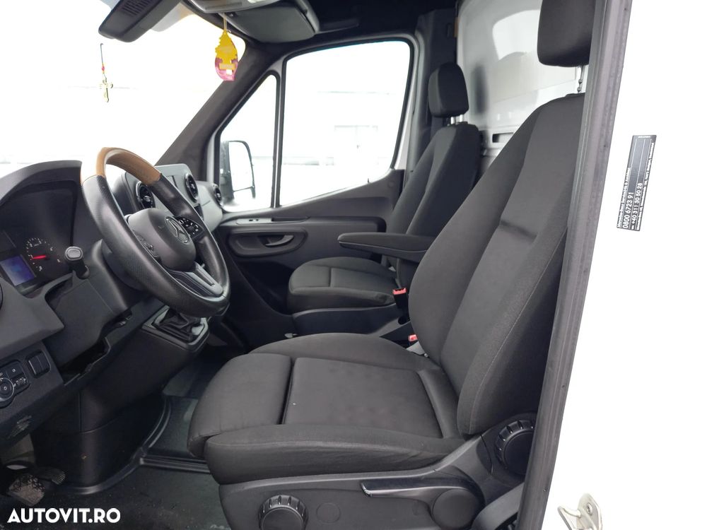 Mercedes-Benz SPRINTER - 13