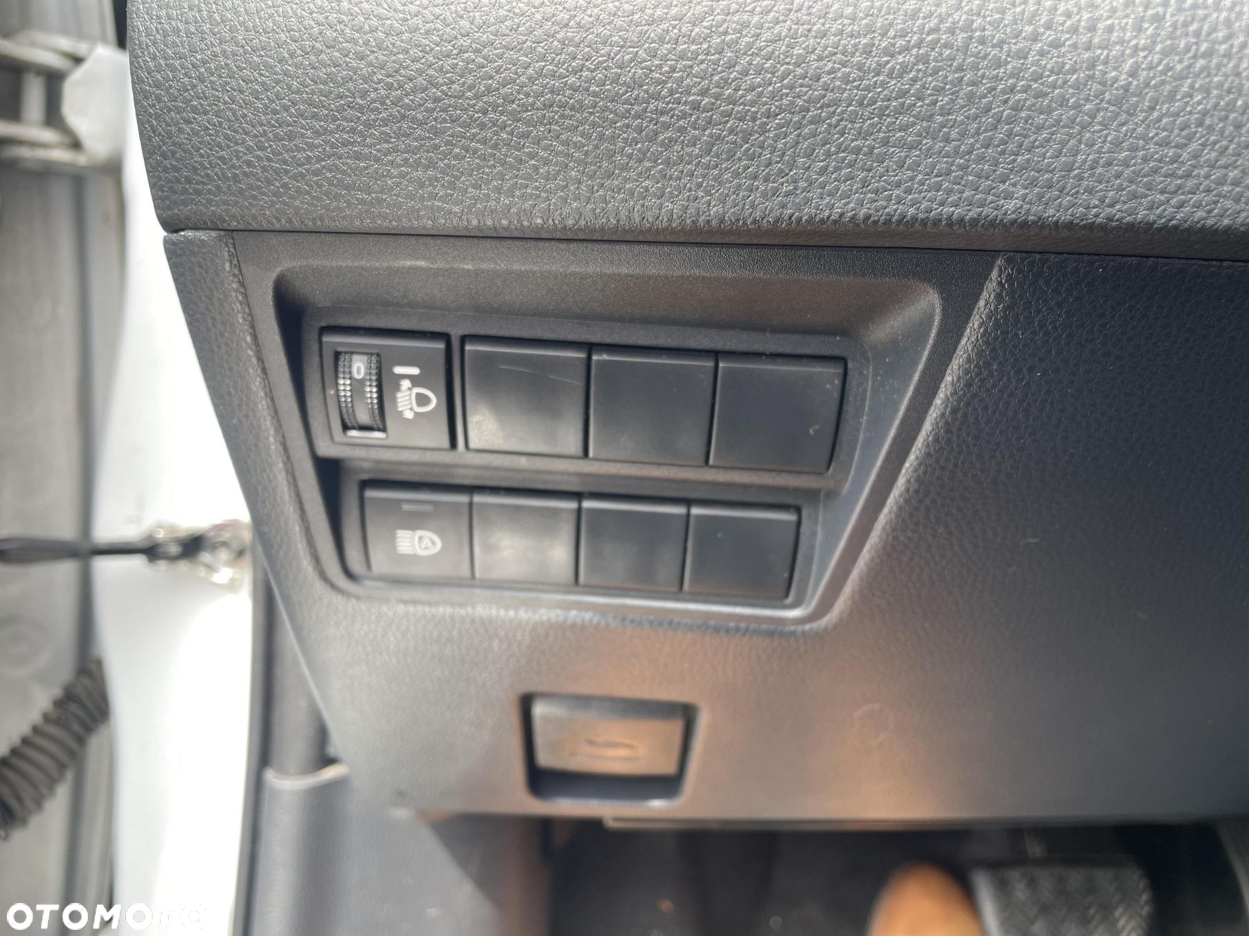 Toyota Yaris Hybrid 1.5 Comfort - 12
