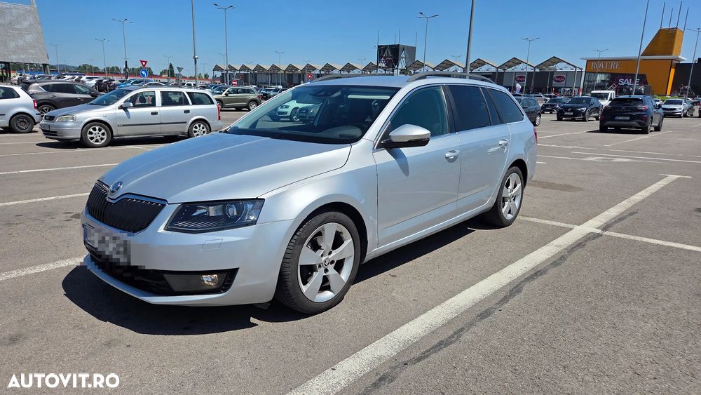 Skoda Octavia 2.0 TDI STYLE DSG - 2