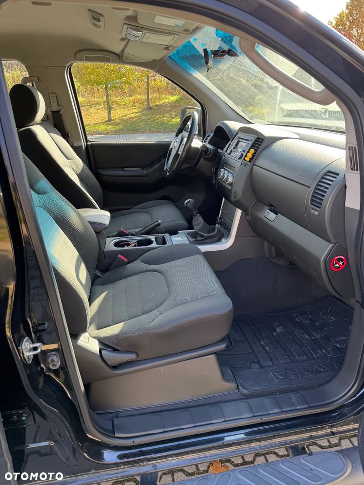 Nissan Navara 2.5 D LE Long EU5 - 9