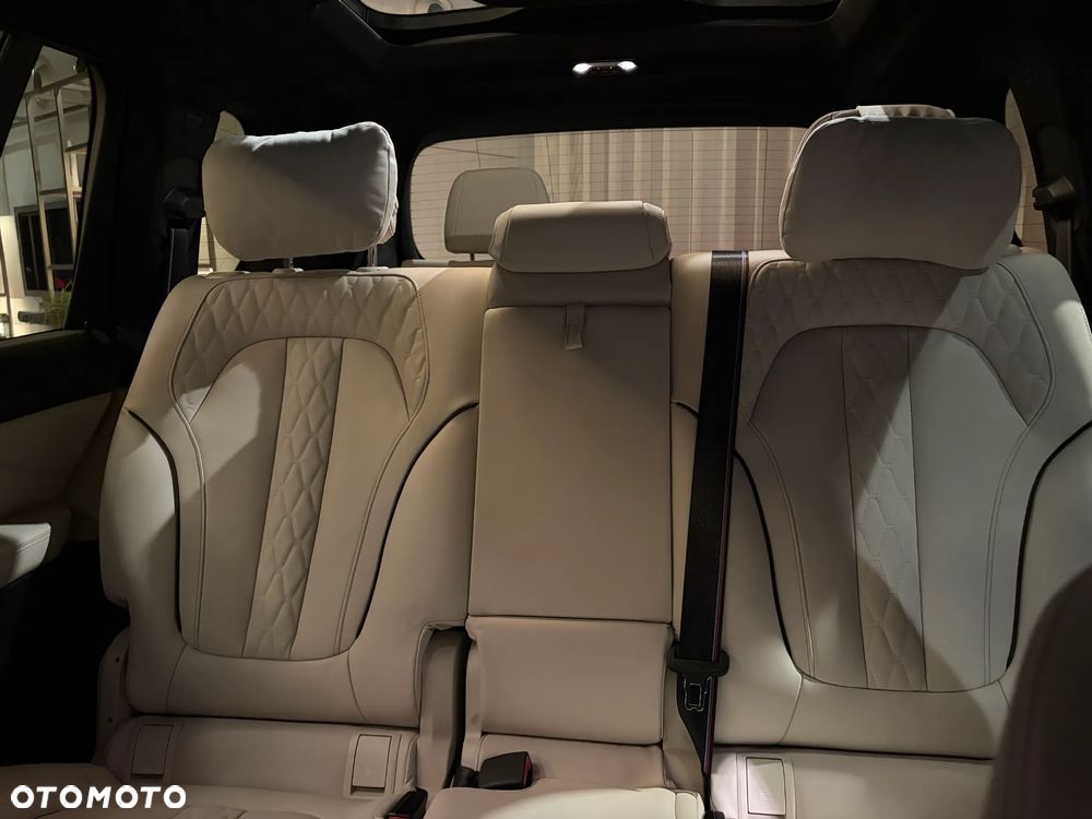 BMW X7 xDrive40d mHEV M Sport sport - 24