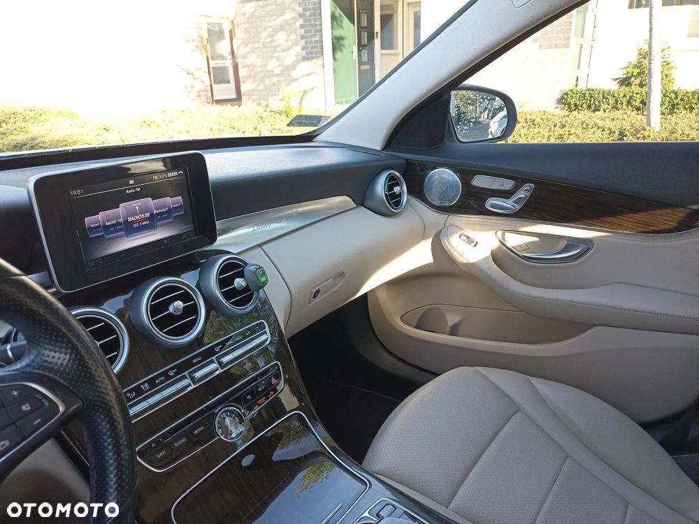 Mercedes-Benz Klasa C 300 7G-TRONIC - 7