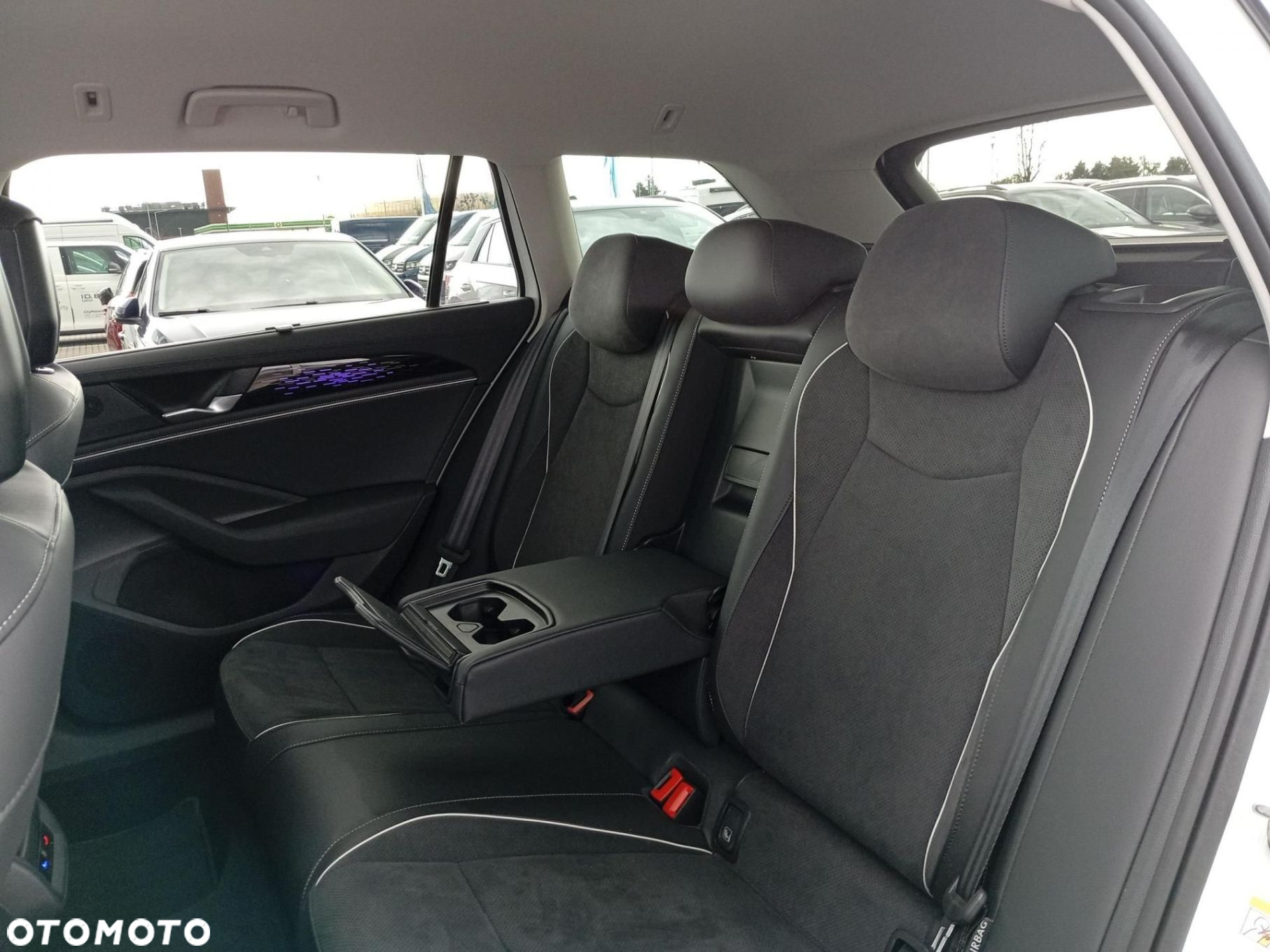 Volkswagen Passat - 11