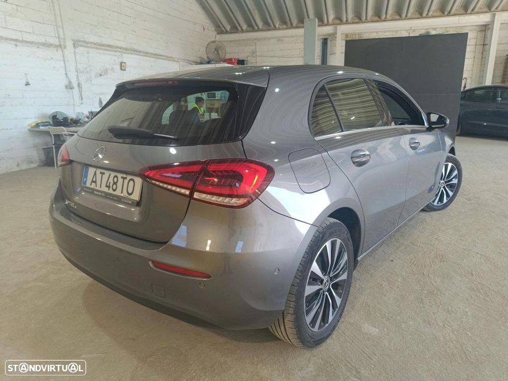 Mercedes-Benz A 250 e Style Plus - 3