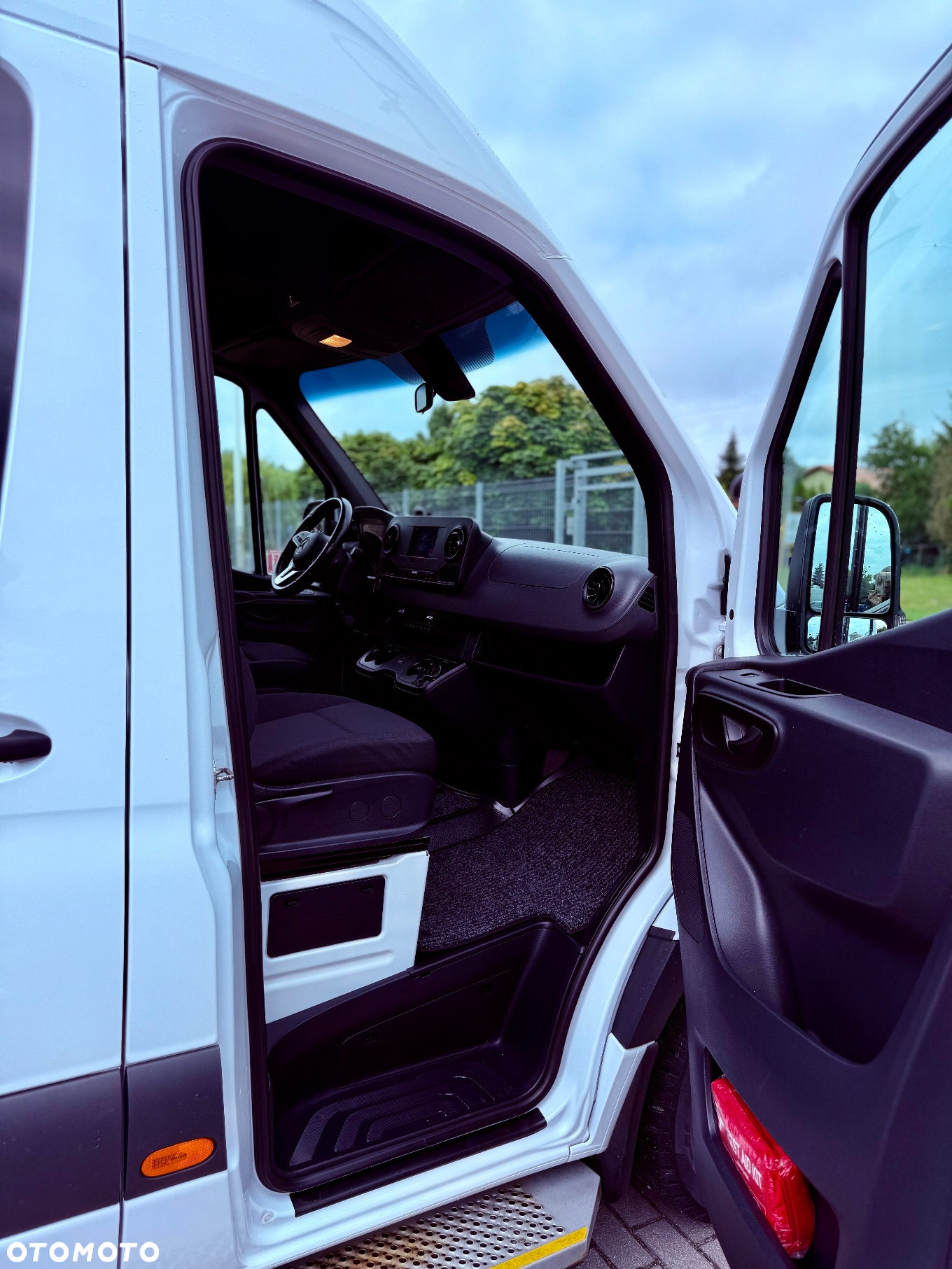 Mercedes-Benz Sprinter 317 CDI Long BASE 9G-Tronic 907.235 - 12