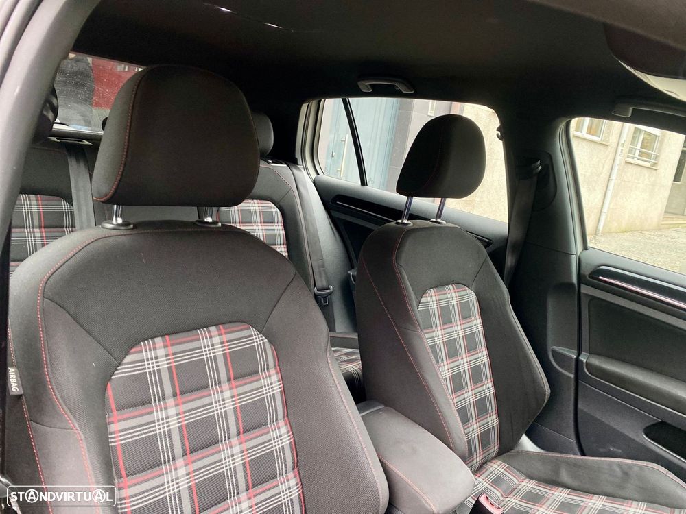 VW Golf 2.0 TSi GTi DSG - 11