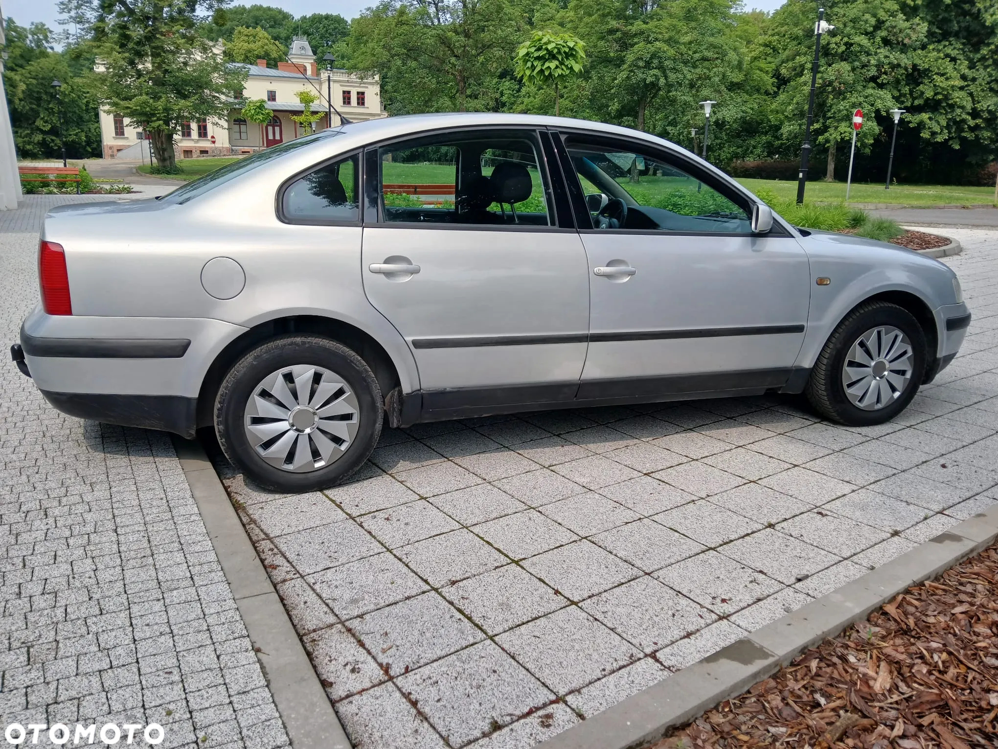 Volkswagen Passat 1.6 Trendline - 24