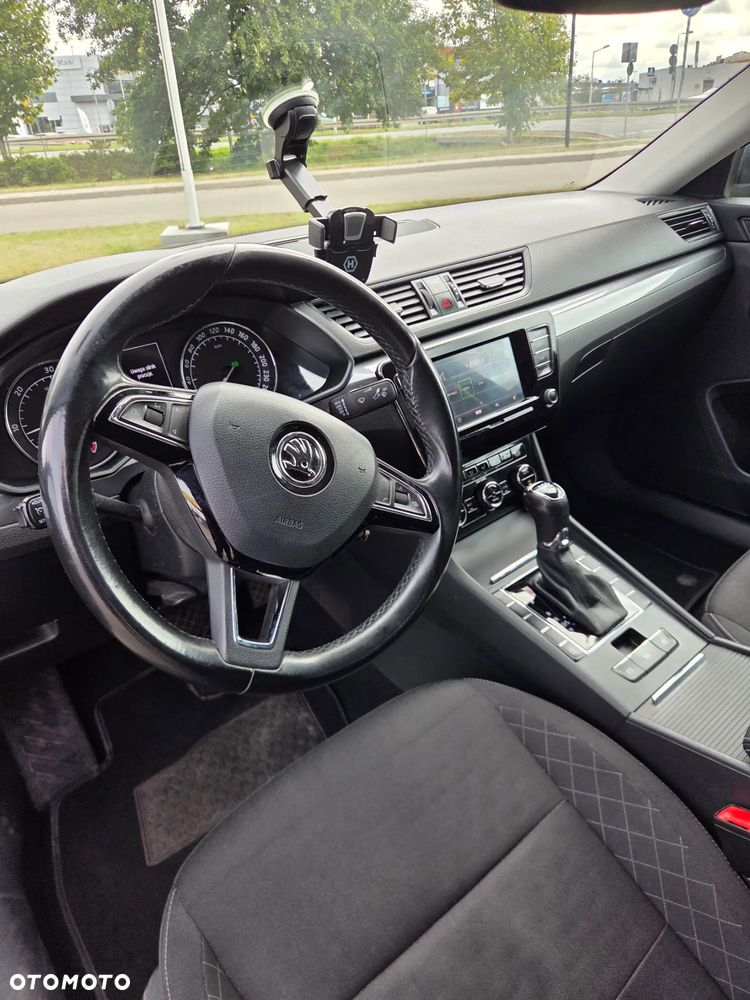 Skoda Superb 2.0 TDI Active DSG7 - 9