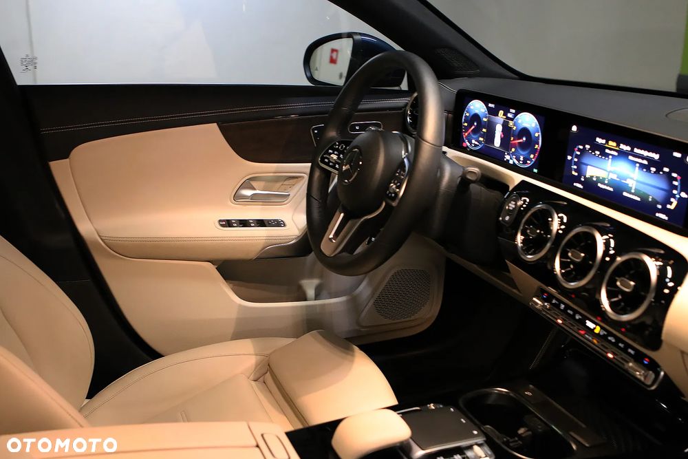 Mercedes-Benz CLA 250 4Matic 7G-DCT AMG Line - 21