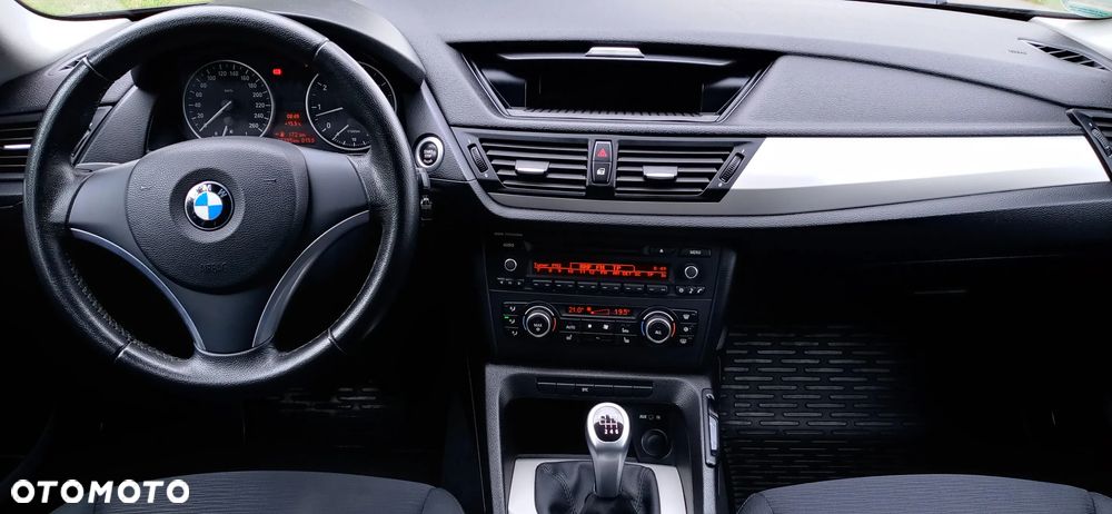BMW X1 sDrive18i xLine - 30