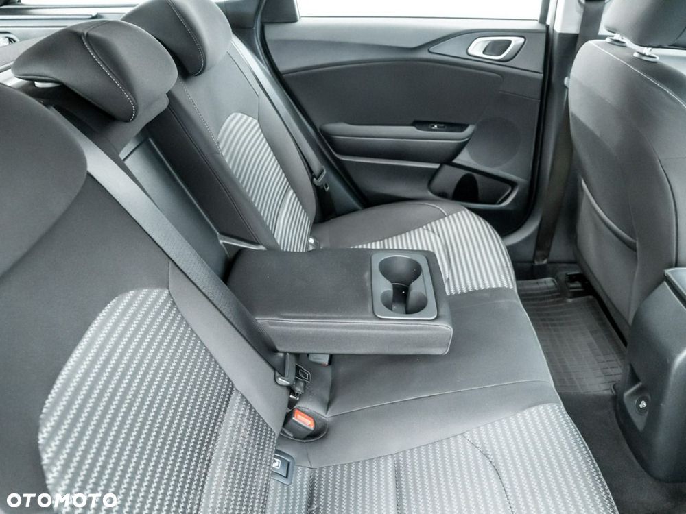 Kia Ceed 1.5 T-GDI M DCT - 23