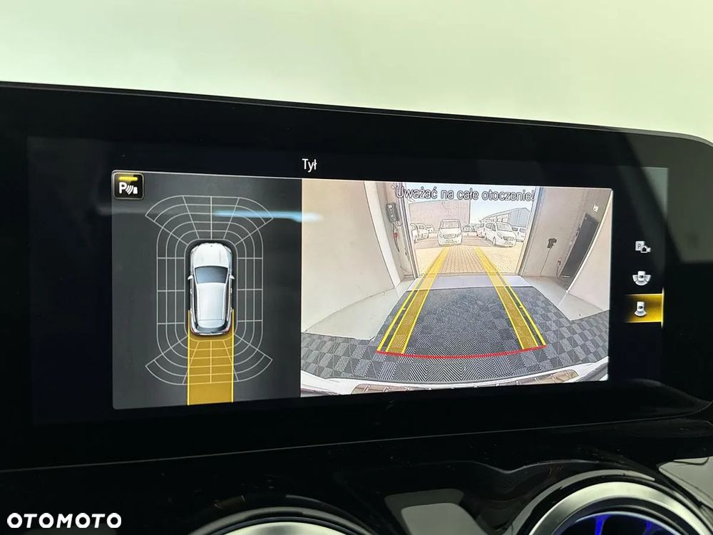 Mercedes-Benz GLA - 17