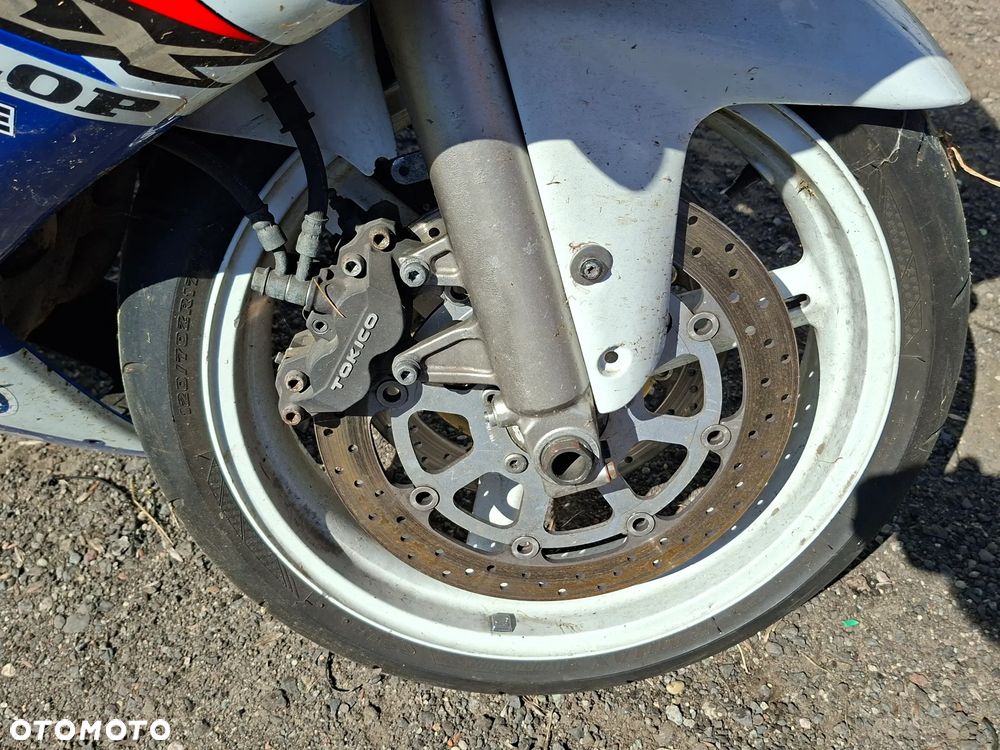 Suzuki GSX-R - 5