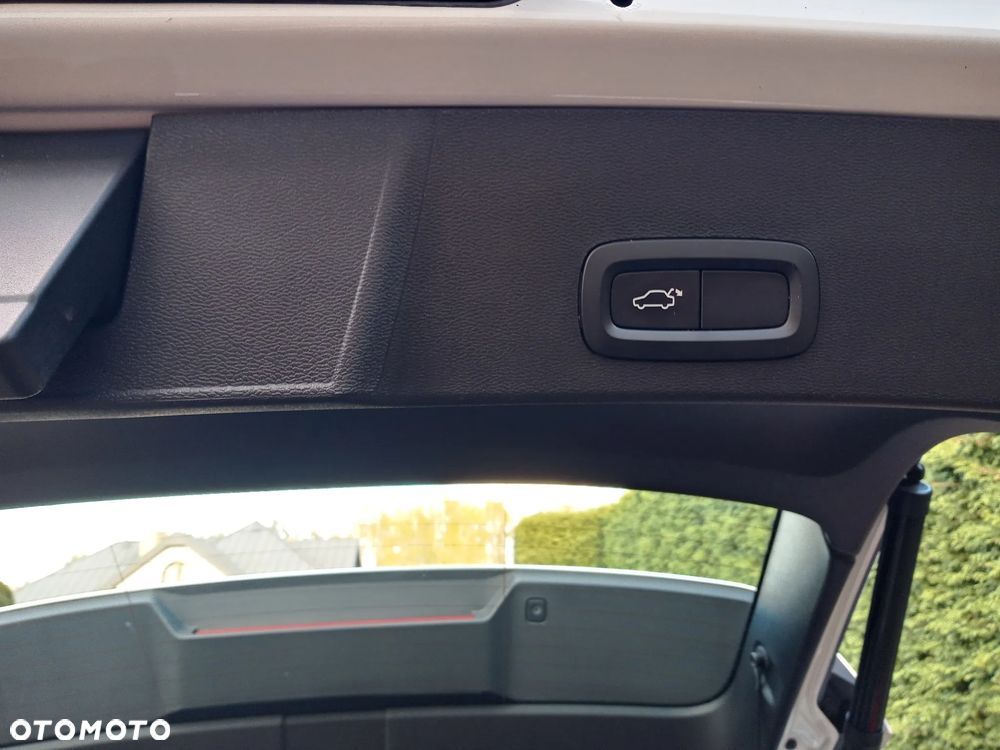 Volvo XC 40 T3 Momentum Pro - 35