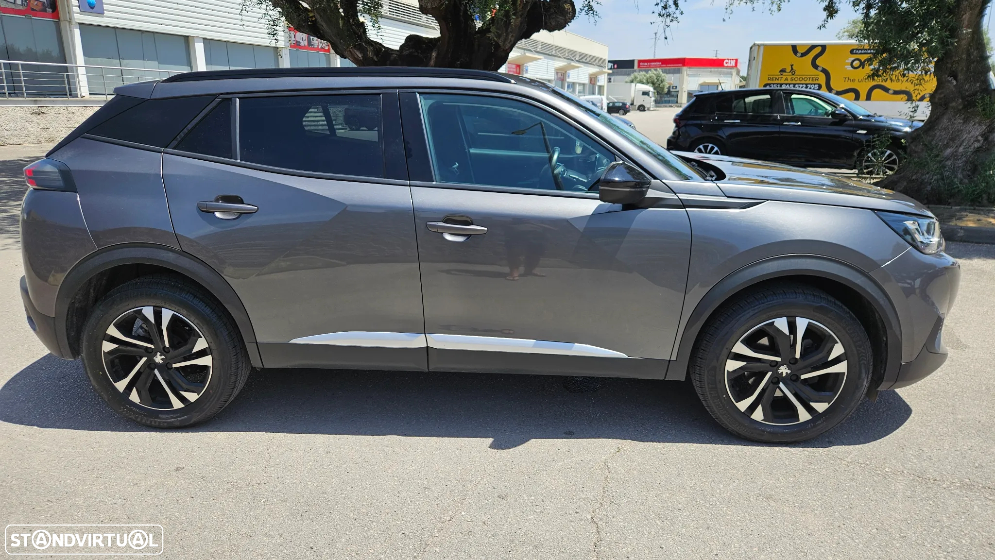 Peugeot 2008 1.2 PureTech Allure EAT8 - 4
