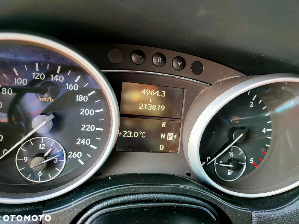 Mercedes-Benz ML - 22