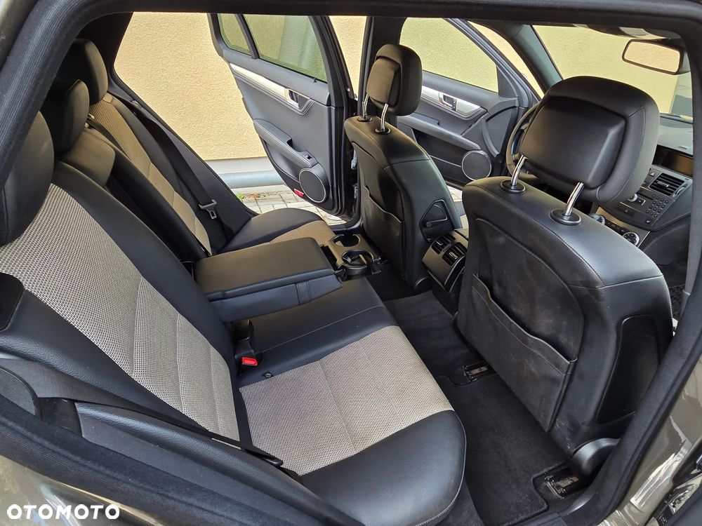 Mercedes-Benz Klasa C 200 (BlueEFFICIENCY) Avantgarde - 23