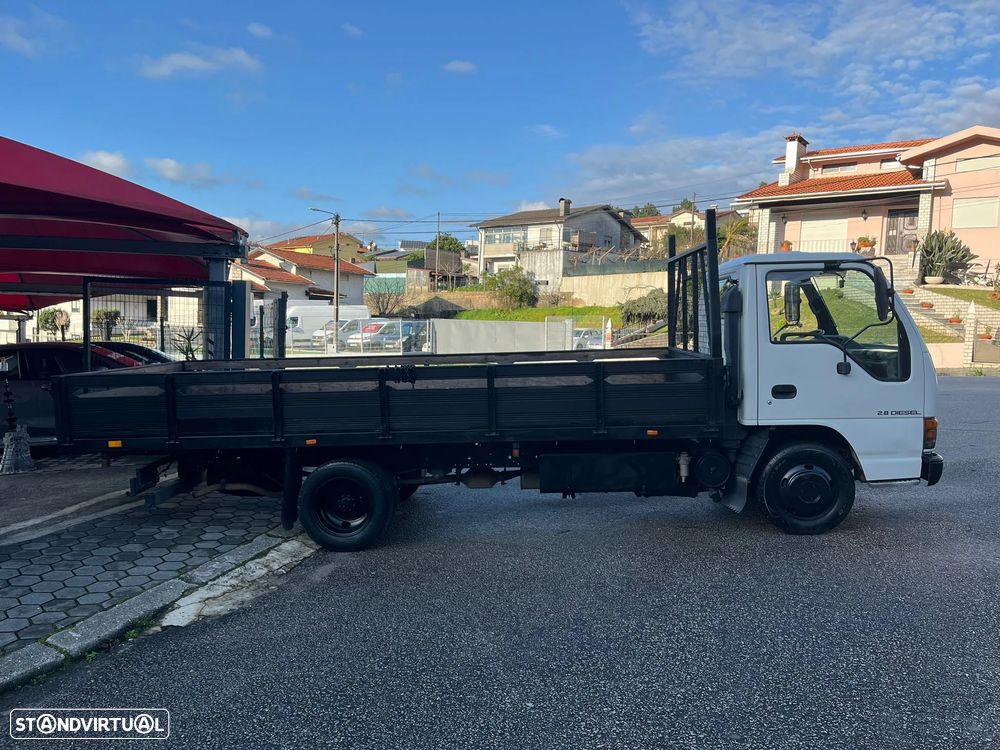 Isuzu NKR | 2.8 Diesel | Caixa Aberta | 3 Lug. - 7