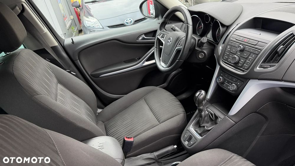 Opel Zafira - 23