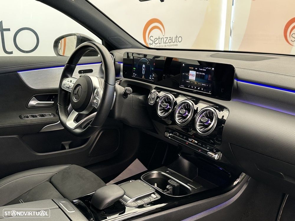 Mercedes-Benz A 250 e 8G-DCT AMG Line - 14