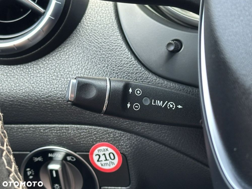 Mercedes-Benz CLA 220 4-Matic Urban - 20
