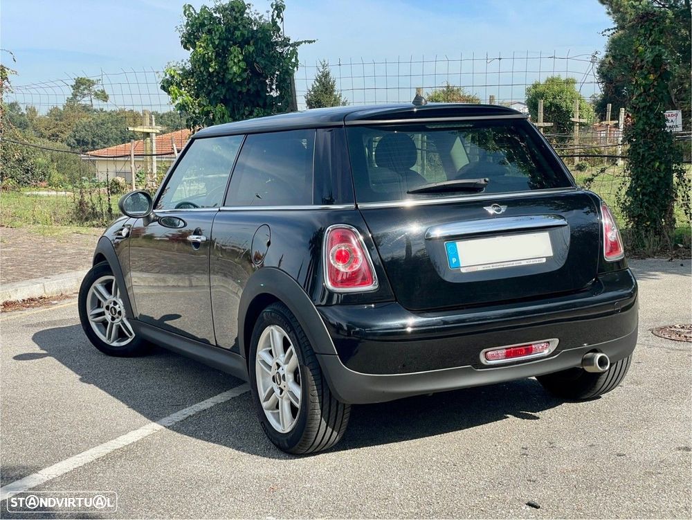 MINI 3 Portas One D - 14