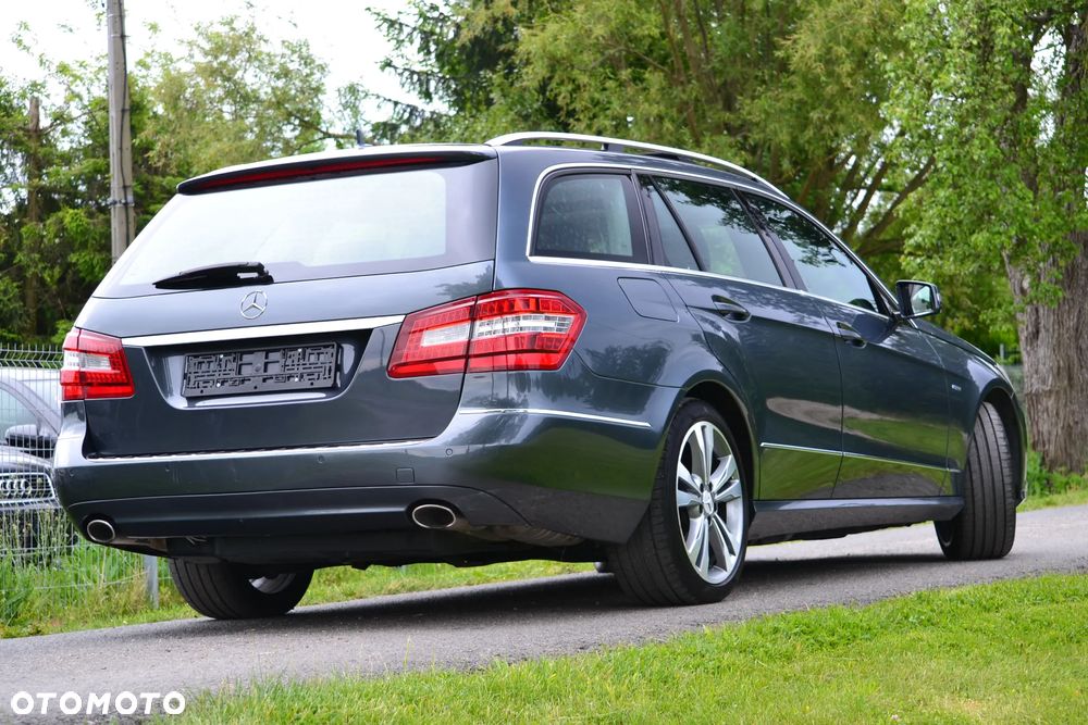 Mercedes-Benz Klasa E 350 CDI DPF BlueEFFICIENCY 7G-TRONIC Elegance - 8