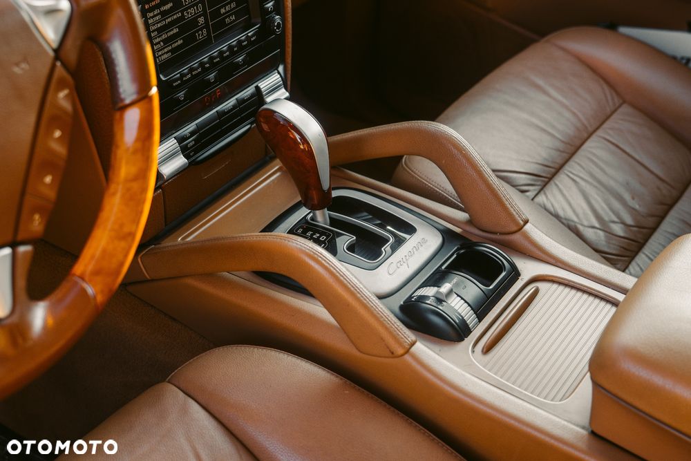 Porsche Cayenne - 15
