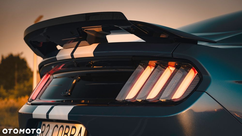 Ford Mustang - 8