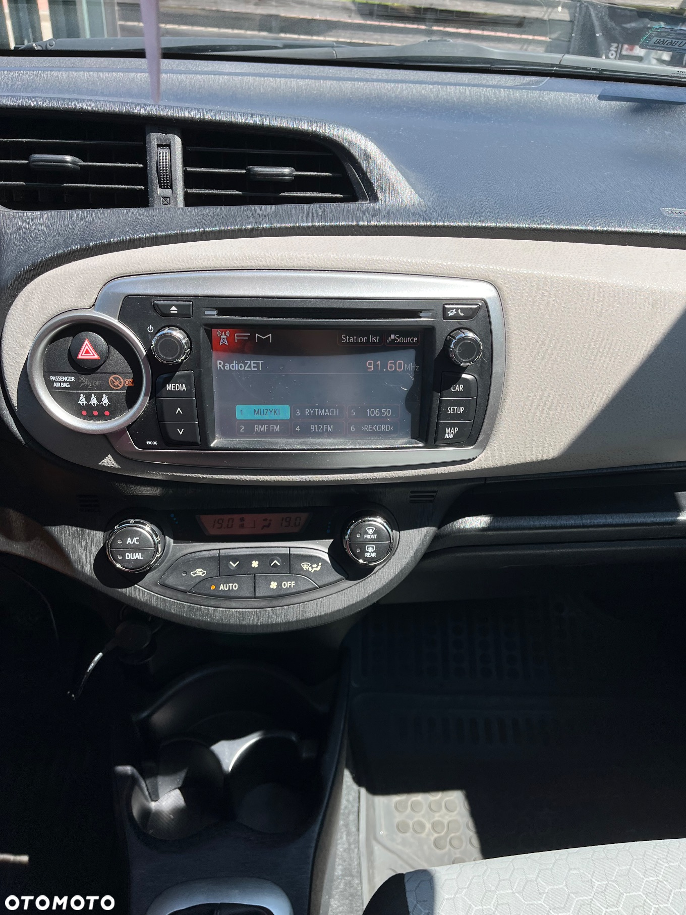 Toyota Yaris 1.0 VVT-i - 9