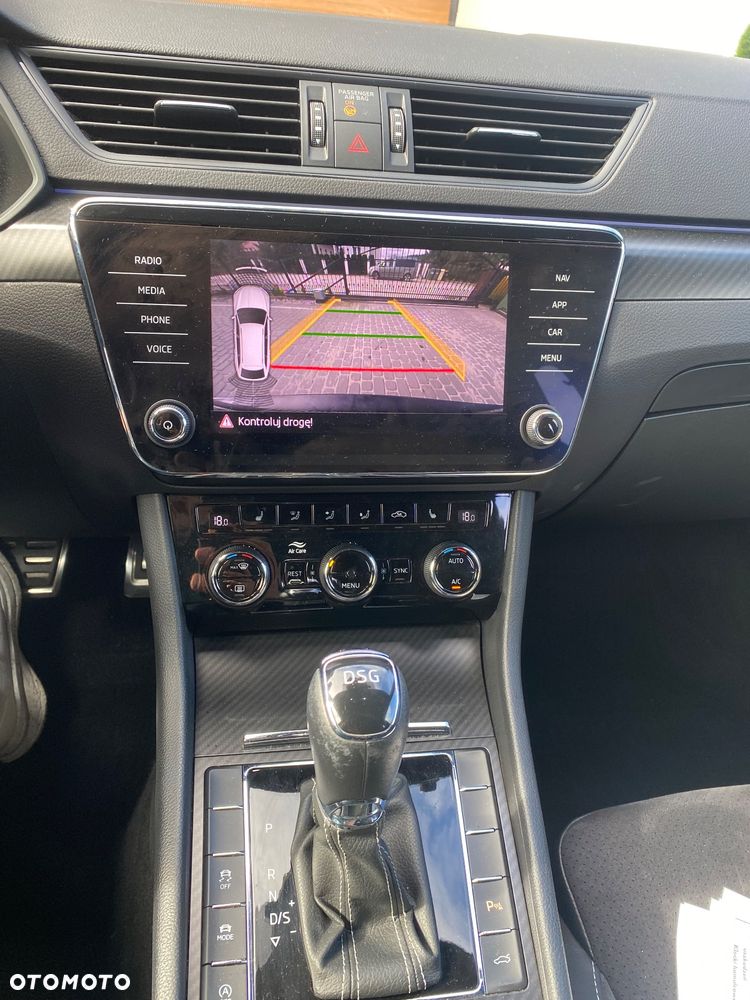 Skoda Superb 2.0 TDI SCR Sportline DSG - 25