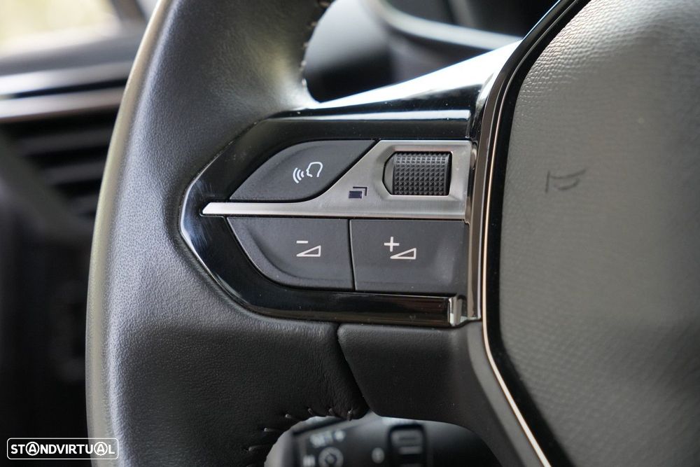 Peugeot 2008 1.2 PureTech Allure Pack - 12