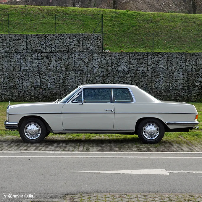Mercedes-Benz 250 - 9