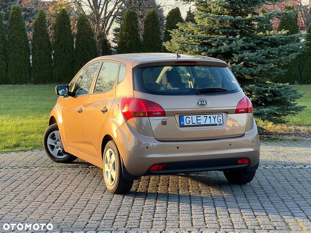 Kia Venga 1.6 L - 9