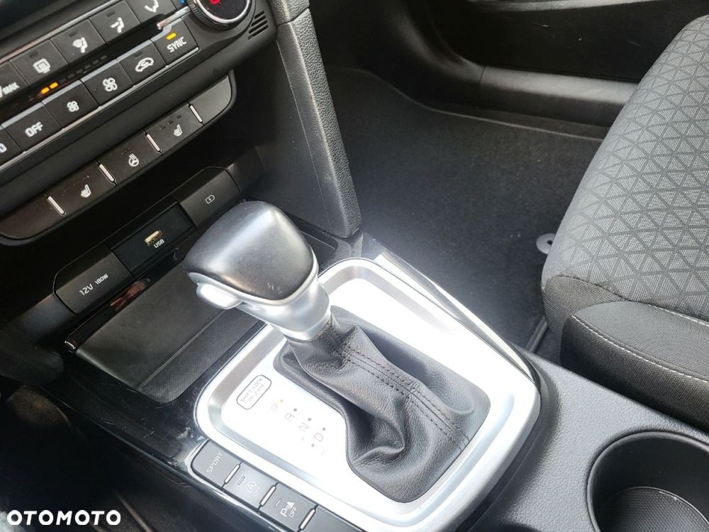Kia Ceed - 10