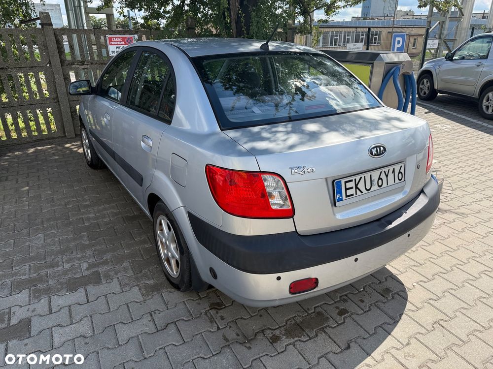 Kia Rio 1.4 City - 7