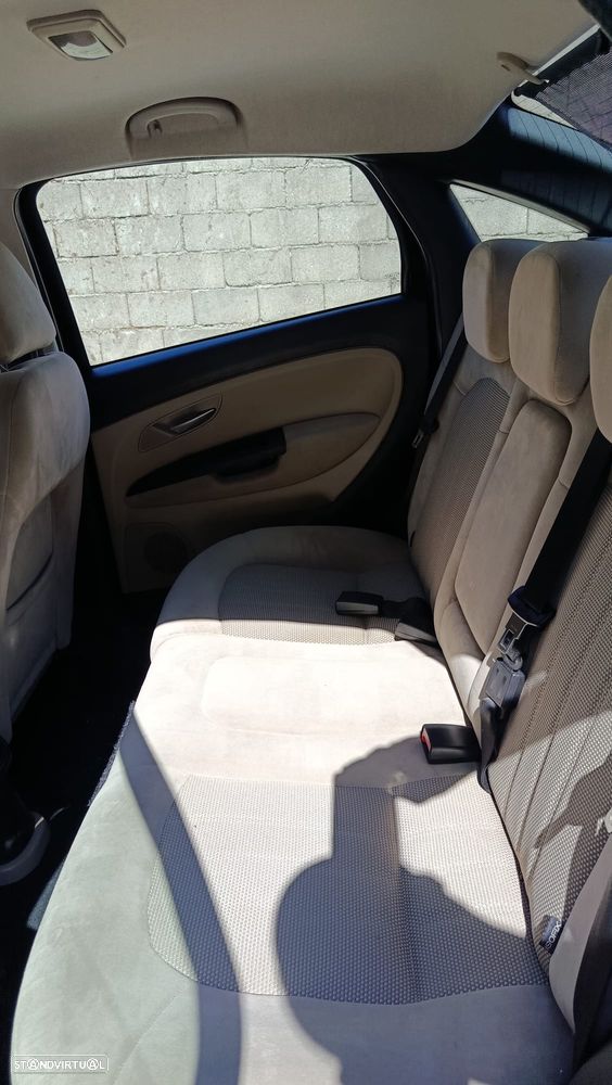 Fiat Linea 1.3 M-Jet Emotion - 12